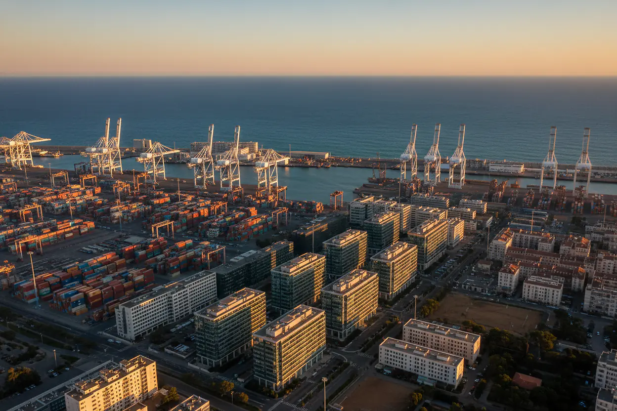 Vue du quartier d'affaires Euroméditerranée et de la Joliette à Marseille